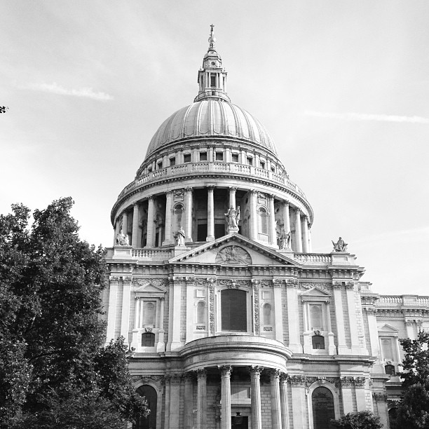 black and white photo of St. Paul’s Cathedral