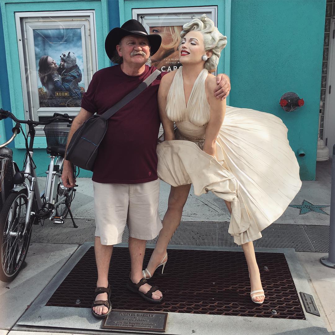 Wick with a Marilyn Monroe statue