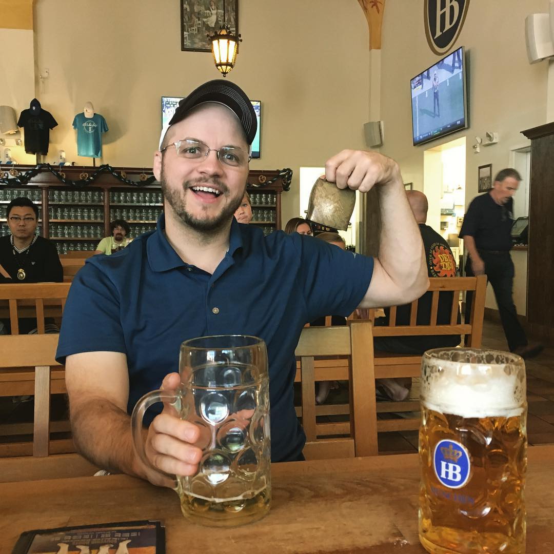 Jake ringing the bell at Hofbräuhaus